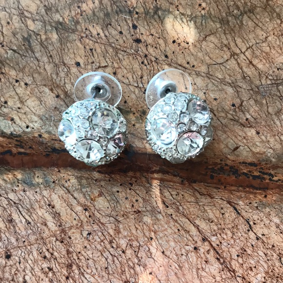 Bling! Vintage Icy Blingy Rhinestone Earrings - Picture 2 of 9